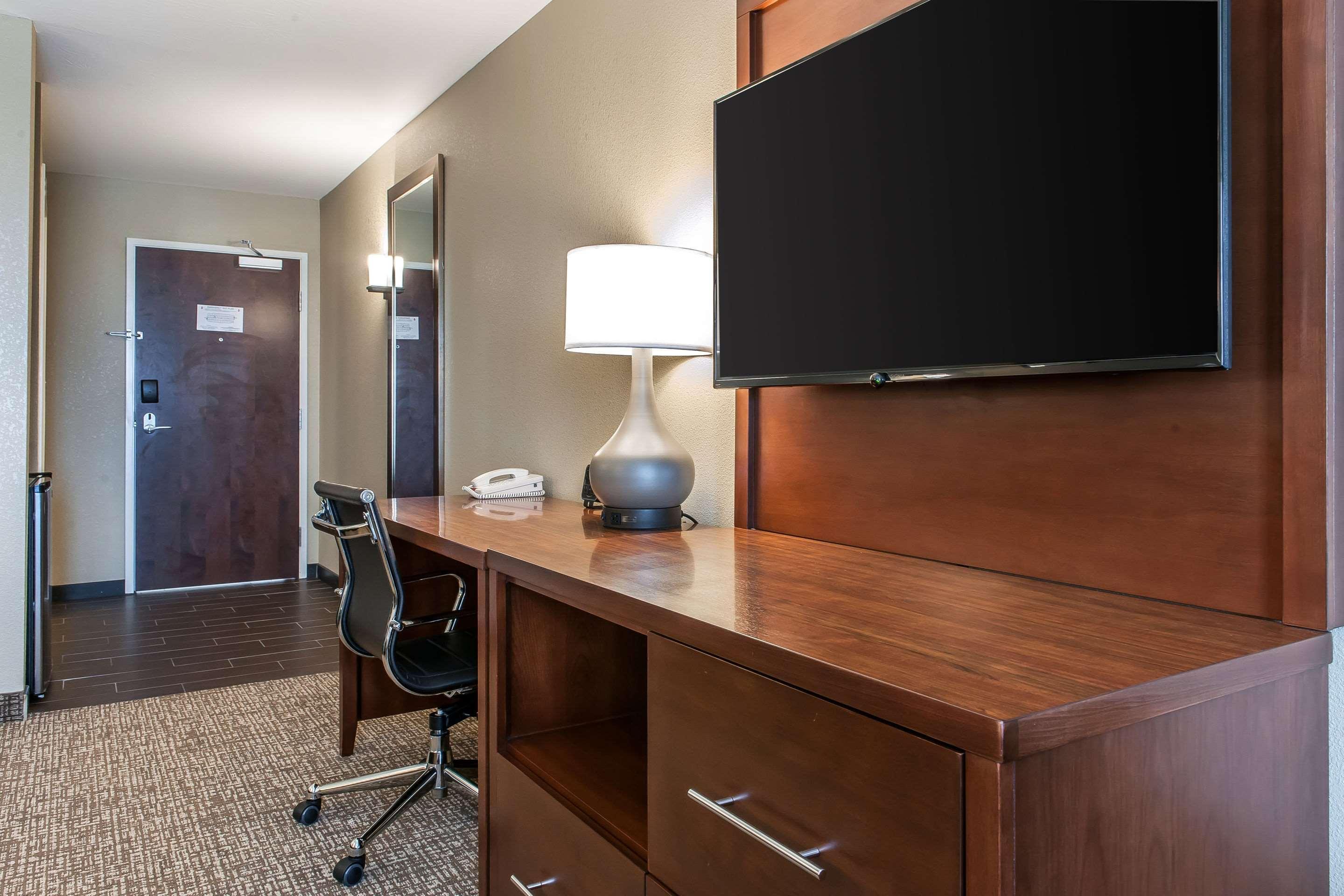 Comfort Suites Rensselaer Near Fair Oaks Εξωτερικό φωτογραφία