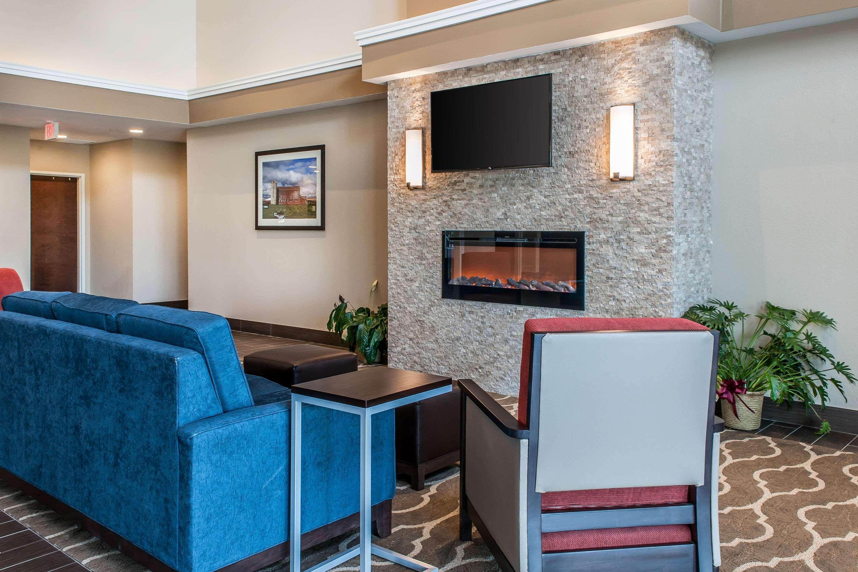 Comfort Suites Rensselaer Near Fair Oaks Εξωτερικό φωτογραφία
