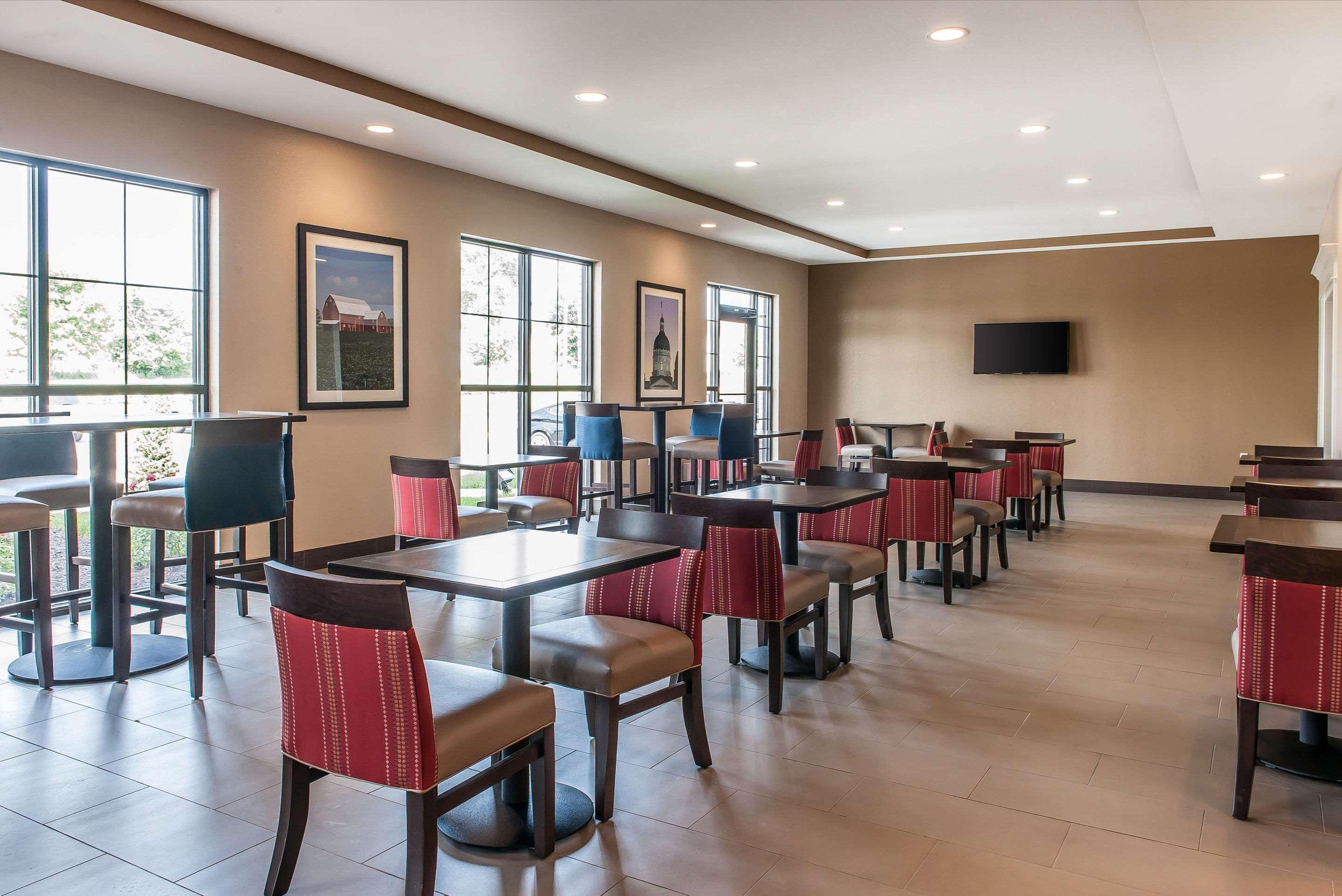 Comfort Suites Rensselaer Near Fair Oaks Εξωτερικό φωτογραφία