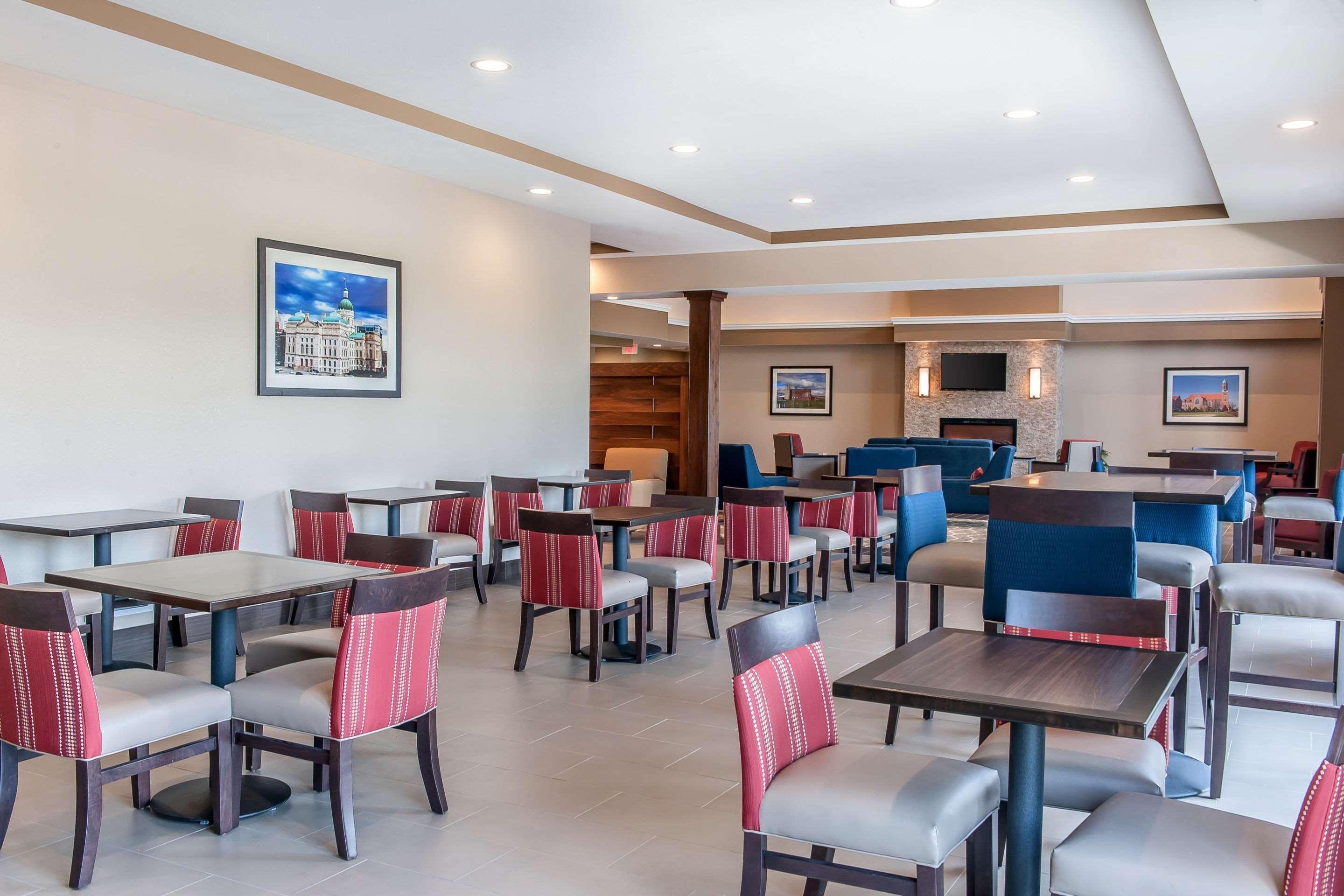 Comfort Suites Rensselaer Near Fair Oaks Εξωτερικό φωτογραφία