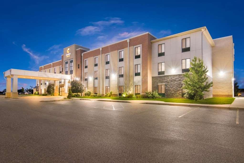 Comfort Suites Rensselaer Near Fair Oaks Εξωτερικό φωτογραφία